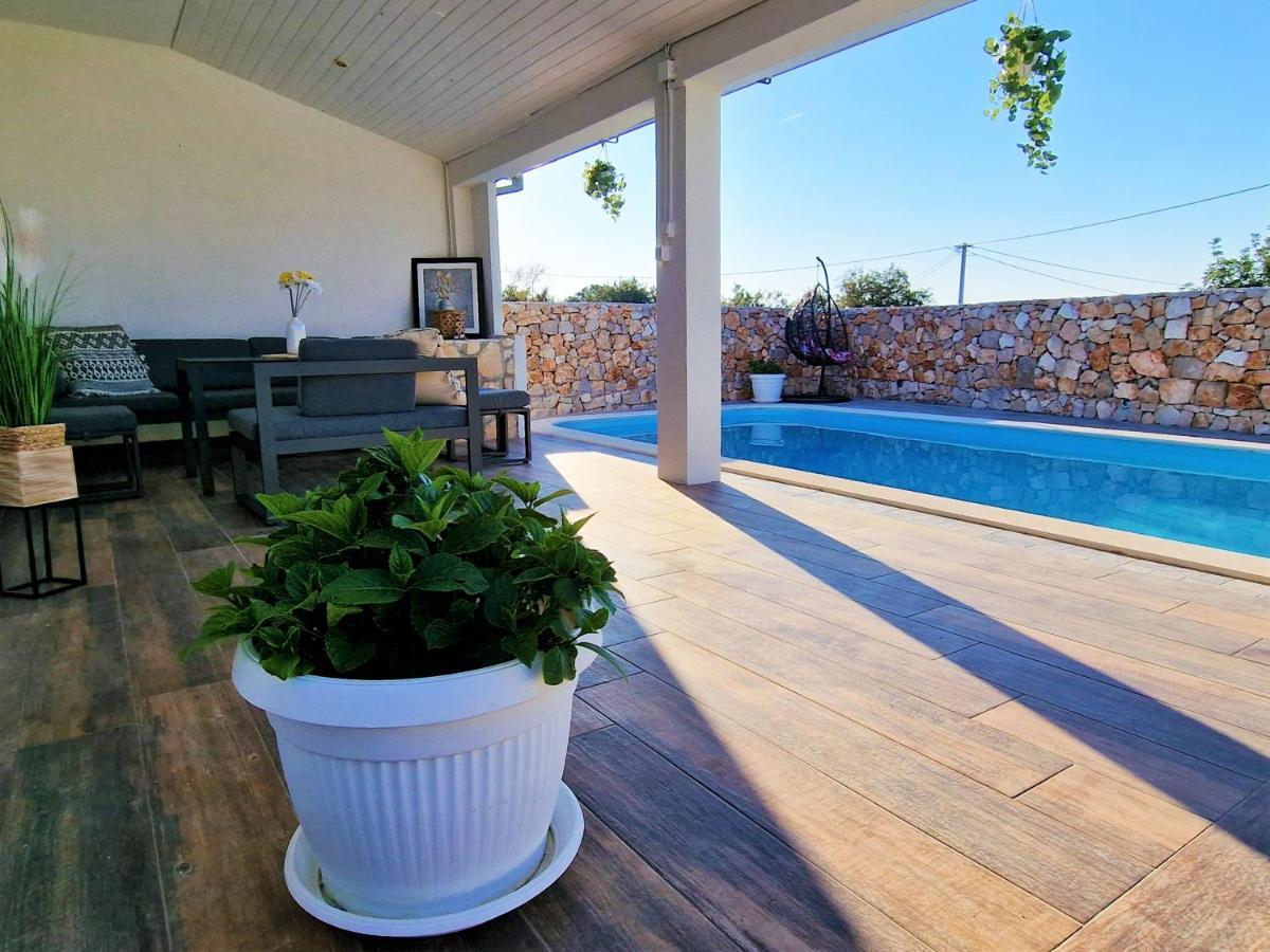 Anas Lagoon Holiday House With Pool At Azure Beach Дрвеник-Мали Экстерьер фото
